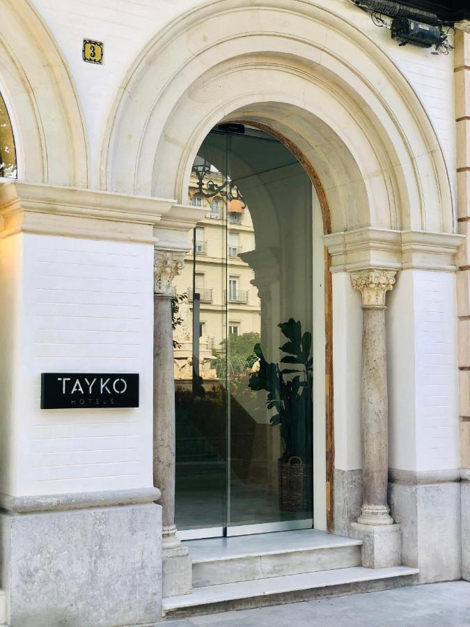 Hotel Tayko Sevilla Bagian luar foto