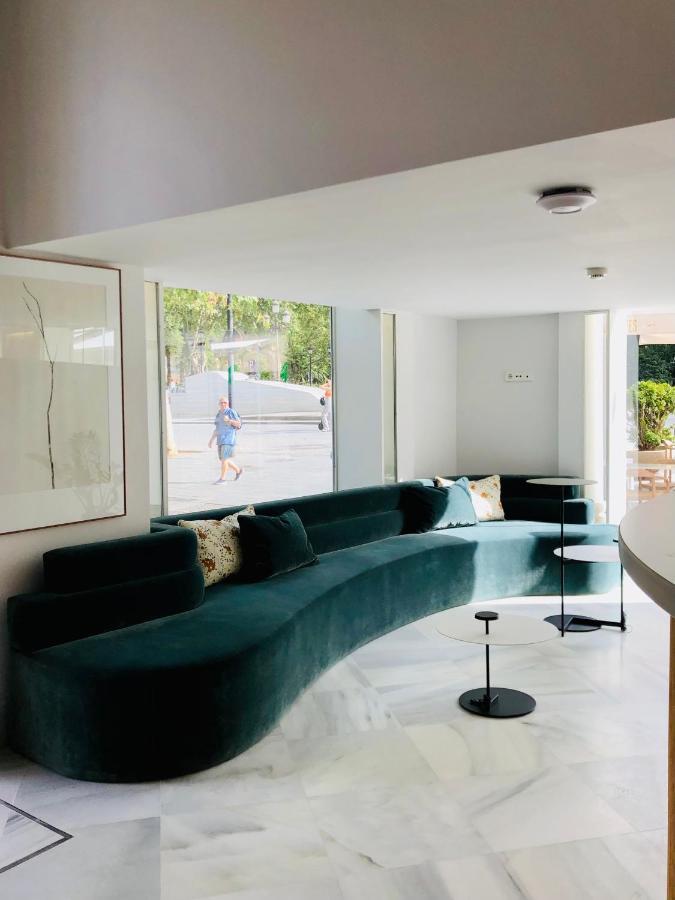Hotel Tayko Sevilla Bagian luar foto