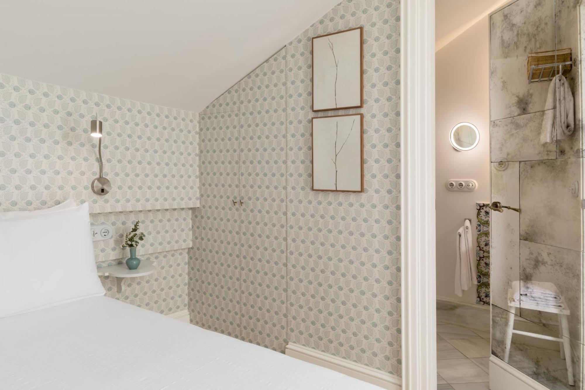 Hotel Tayko Sevilla Bagian luar foto
