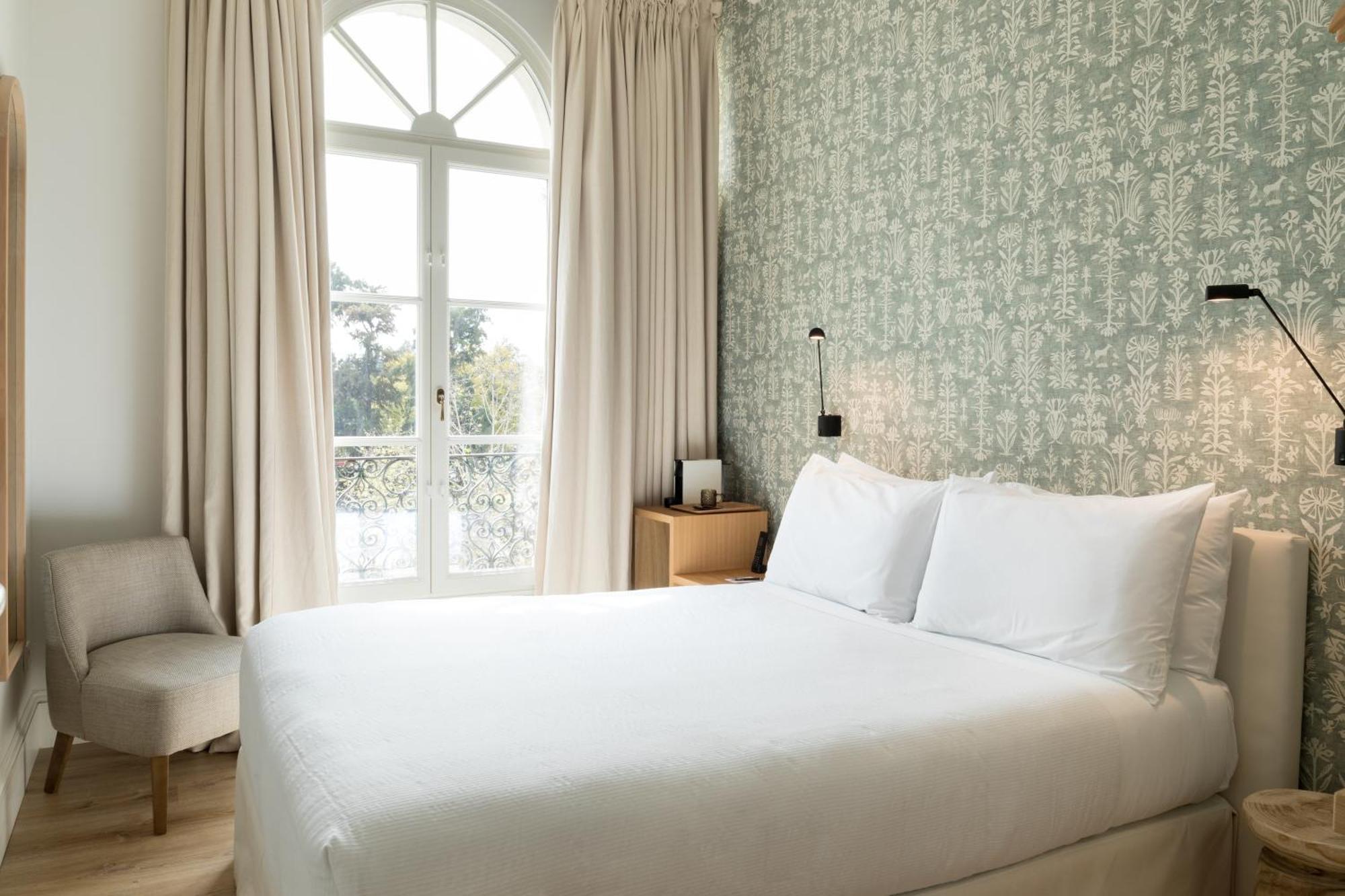 Hotel Tayko Sevilla Bagian luar foto